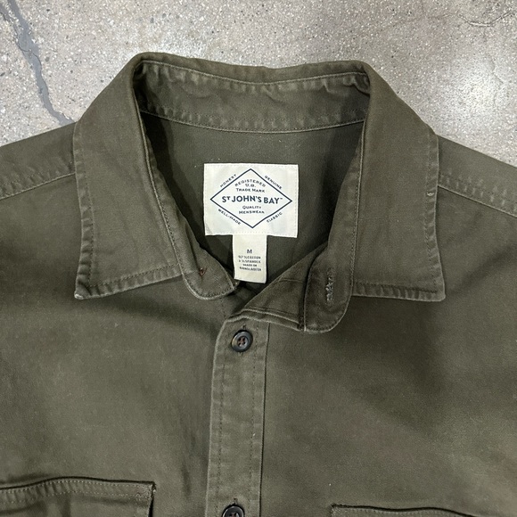 St. John’s Bay Overshirt - Picture 2 of 2